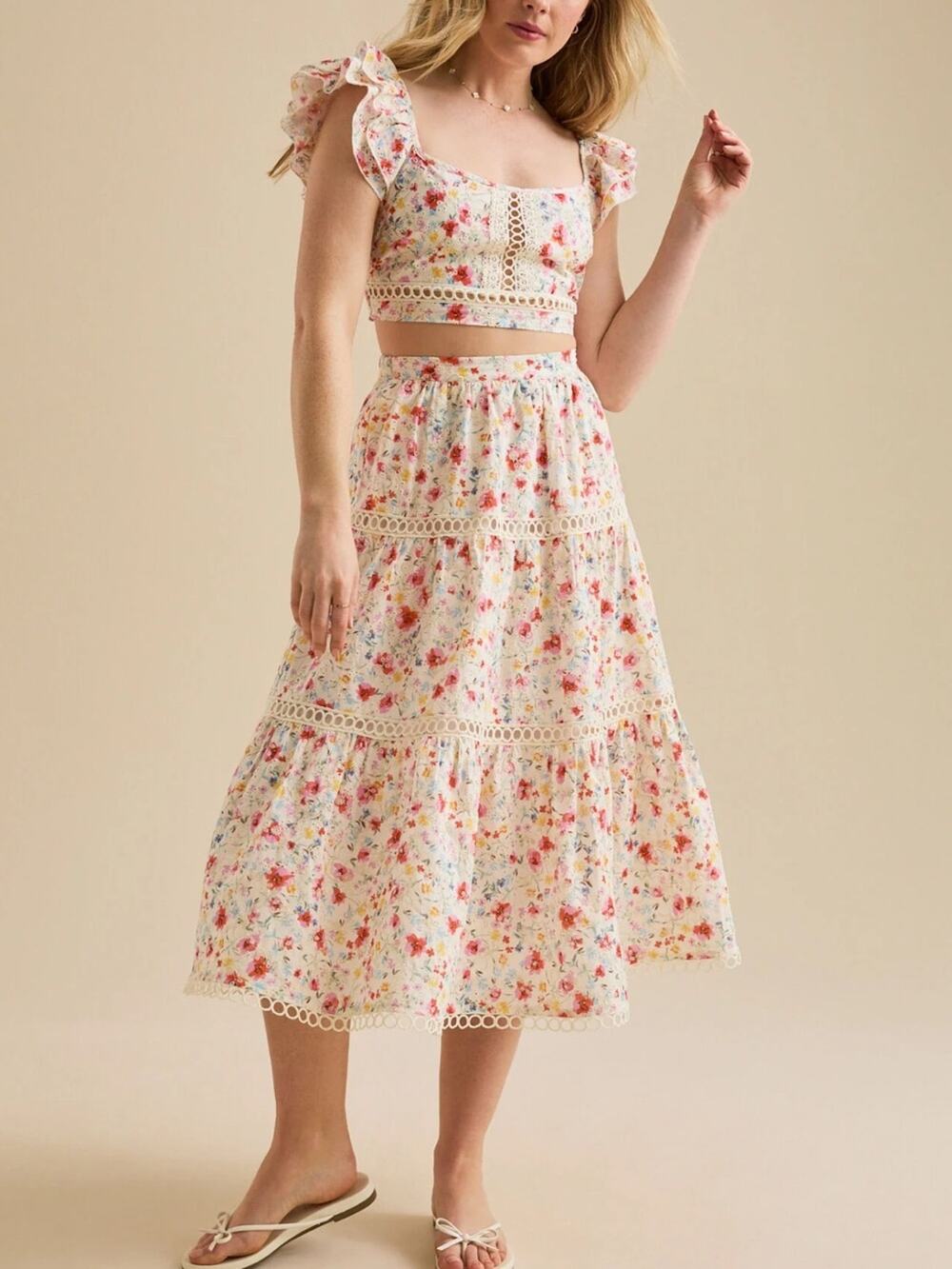 Altar's size medium Ivory multicolor floral cotton New woman's two piece set